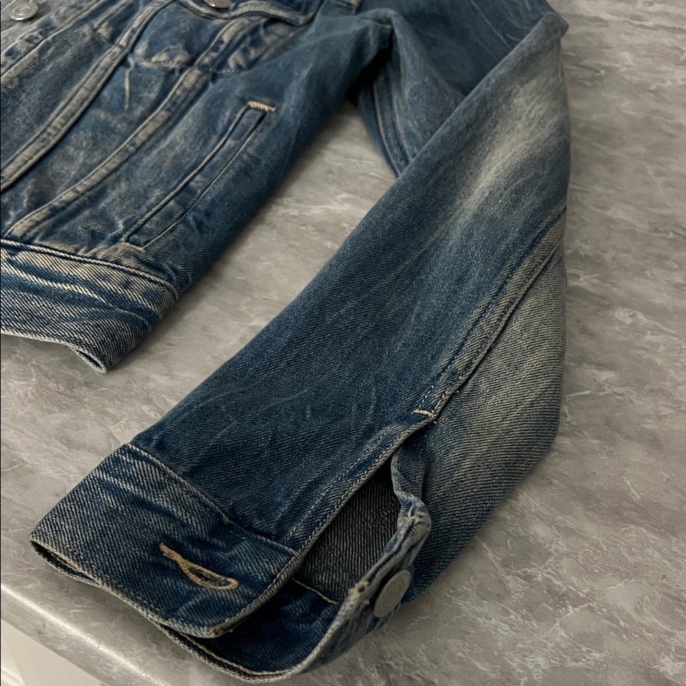 Levi’s Jean Jacket - Picture 5 of 9